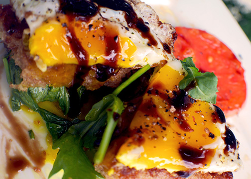 Grilled cheese with arugula, egg and balsamic glaze